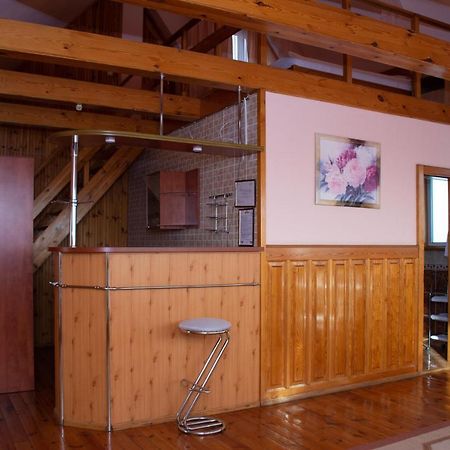 Hotel Gostiniy Dvor Non-Stop Cherson Exterior foto
