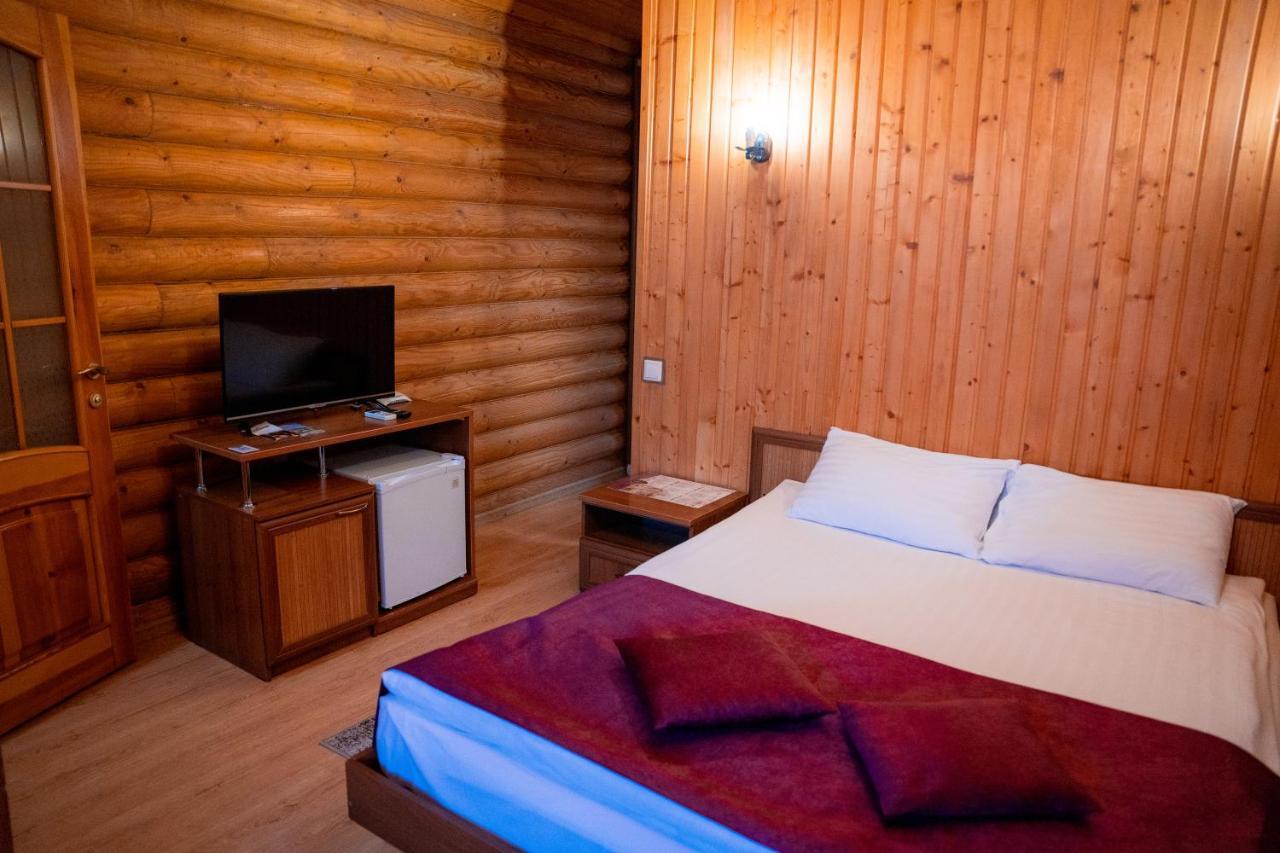 Hotel Gostiniy Dvor Non-Stop Cherson Exterior foto