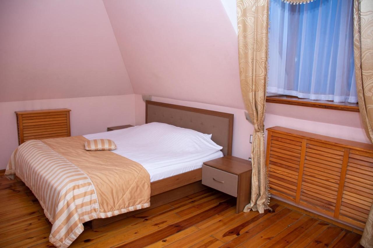 Hotel Gostiniy Dvor Non-Stop Cherson Exterior foto