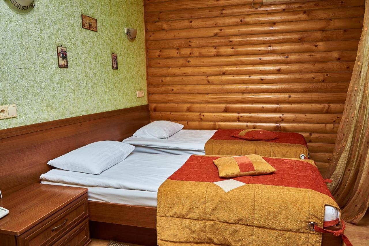 Hotel Gostiniy Dvor Non-Stop Cherson Exterior foto