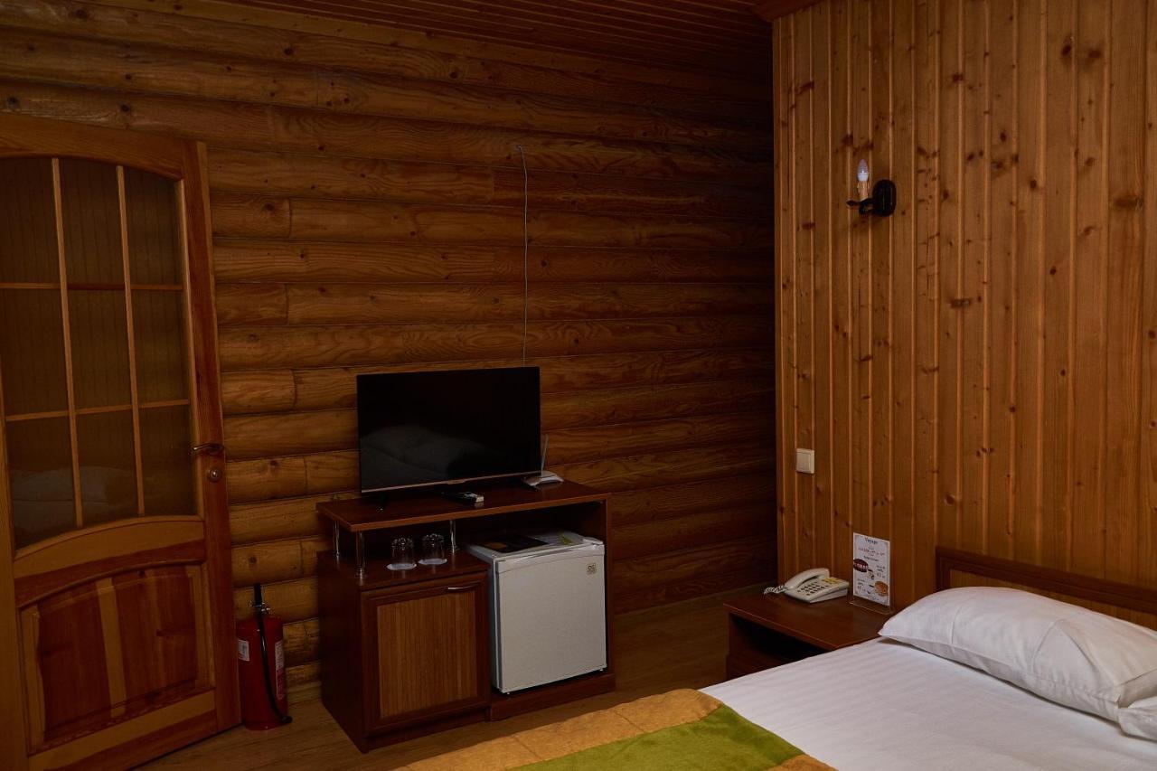 Hotel Gostiniy Dvor Non-Stop Cherson Exterior foto