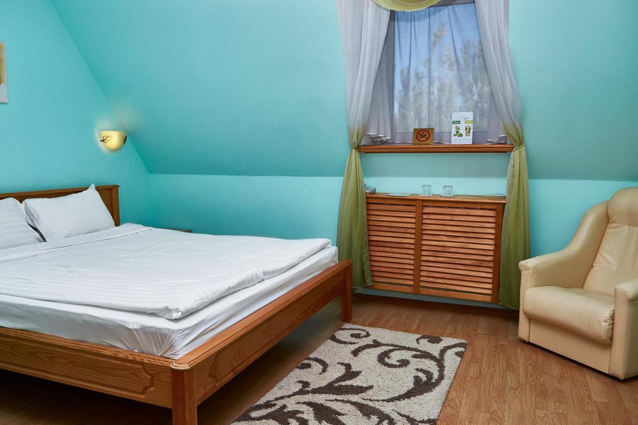 Hotel Gostiniy Dvor Non-Stop Cherson Exterior foto